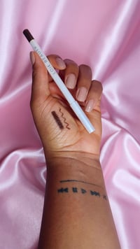 Image 3 of Lip liner + Diamond Gloss 