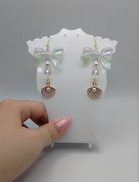 Image 5 of Ethereal Mermaid Pearl Bow Clam Shell Earrings