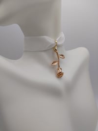 Image 4 of Elegant White & Gold Rose Choker