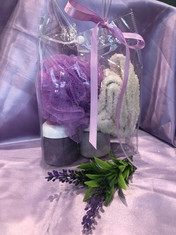 Image of Pamper Gift Set - Body Butter, Body Polish, Loofah & Cozy Socks