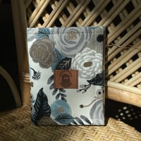Image 1 of Pochette à aiguilles Smoky English Garden Blanc