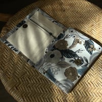 Image 2 of Pochette à aiguilles Smoky English Garden Blanc