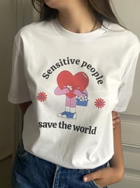 Image 2 of Tee-Shirt SENSITIVE PEOPLE SAVE THE WORLD