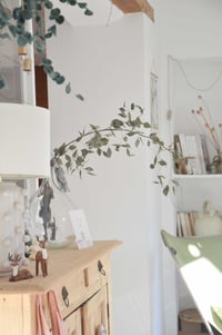 Image 1 of Branche végétale en laine feutrée