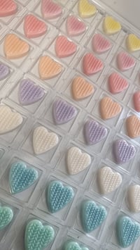Image 2 of Heart Clamshell