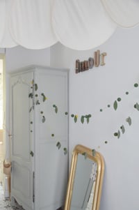 Image 3 of Guirlande de laine feutrée et feuilles en laine mérinos