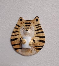 Image 2 of Tiger and vase