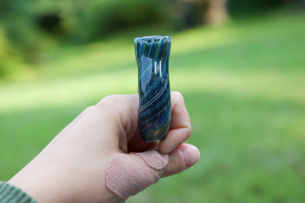 Dichroic lined ring chillum