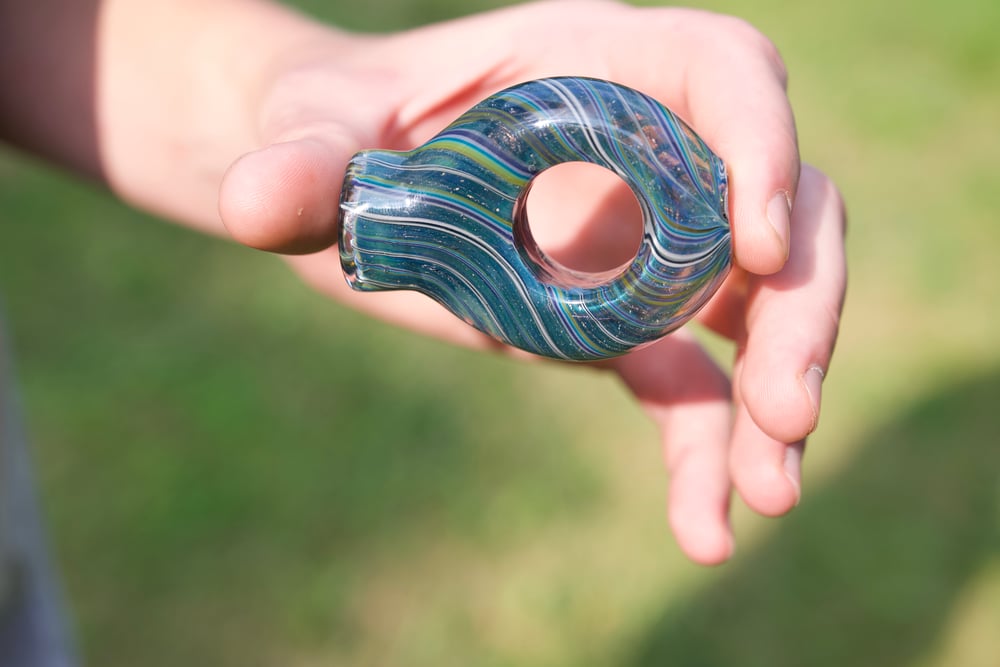 Dichroic lined ring chillum