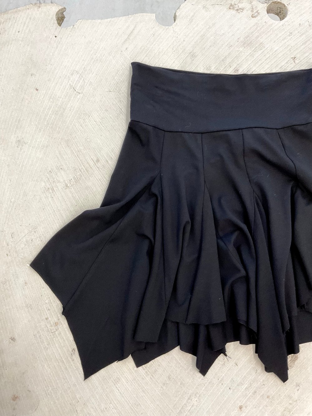 Marmaid skirt mini black