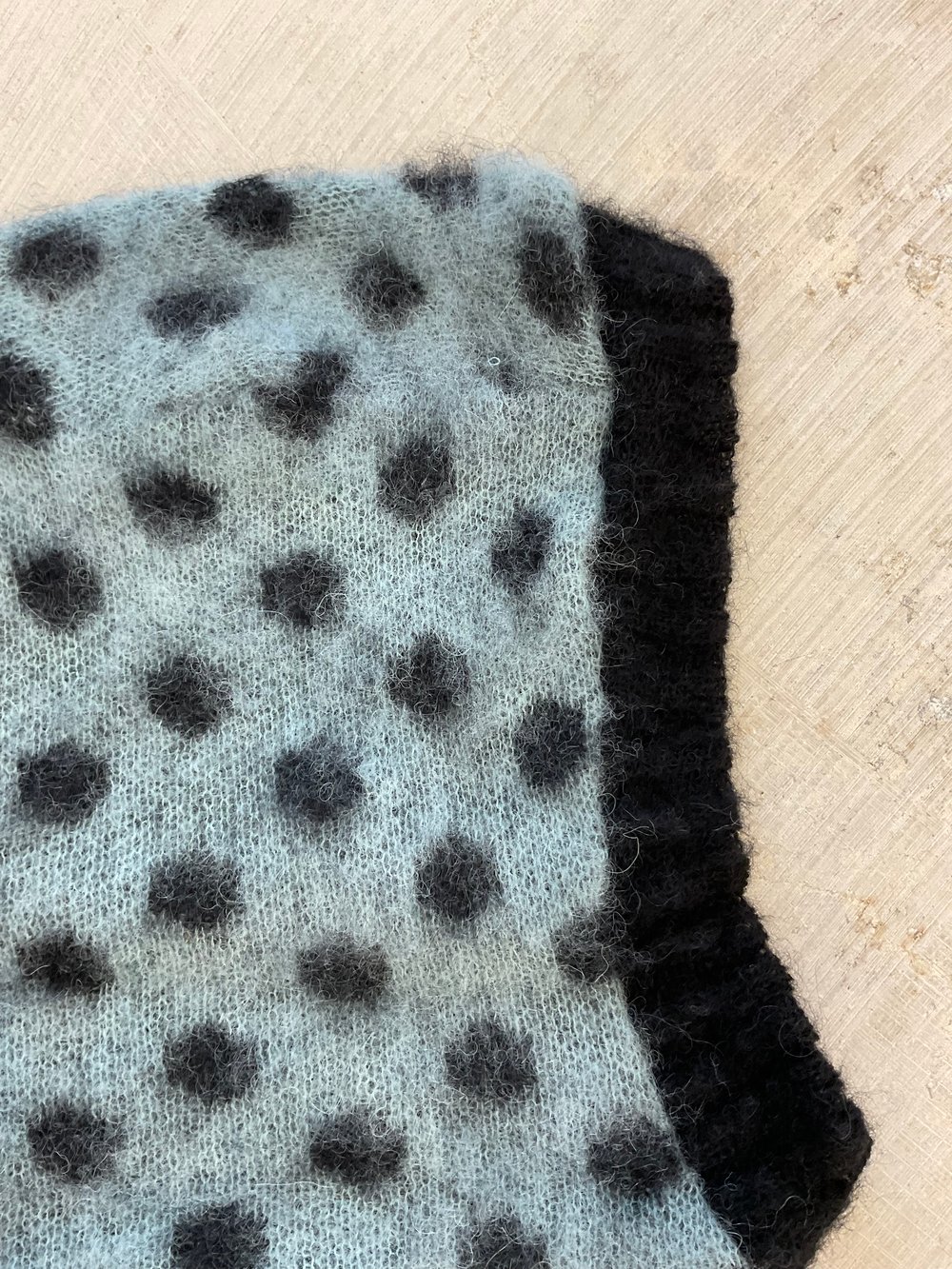 Alpaca balaclava blue with dots