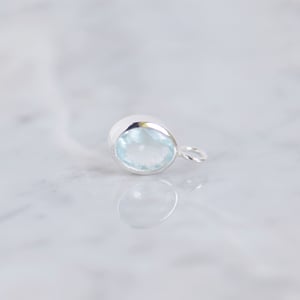 Image of Premium Aquamarine oval cut crystal form silver necklace no.2