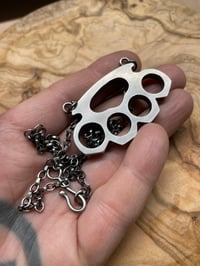 Image 3 of ‘Knuckle duster’