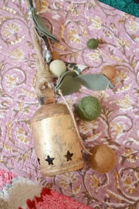 Image 1 of Suspension Feng Shui en laiton et laine feutrée