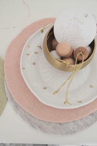 Image 1 of Lot de 11 glands en laine feutrée tonalités pastels