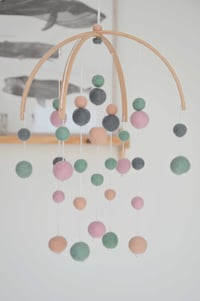 Image 1 of Suspension décorative simple rose baby, mousse, menthe