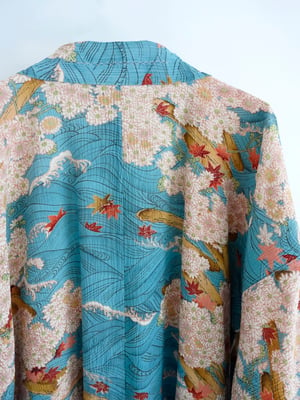 Image of Kort kimono dame af silke med stregtegniner 