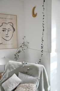 Image 2 of Guirlande d'eucalyptus en laine feutrée mérinos