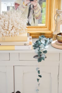 Image 3 of Guirlande d'eucalyptus en laine feutrée mérinos