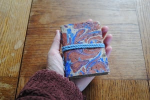 ESMER — petit carnet simple — papier artisanal de thé et papier marbré