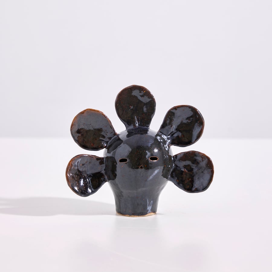 Image of Portrait de fleur noire / Black flower portrait