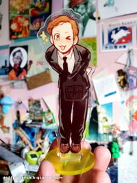 Saul Standee