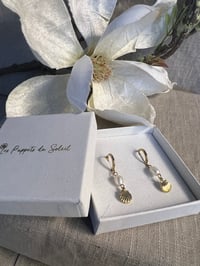 Image 3 of Stainless Steel Earrings Oyster Perl Charms Gold