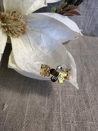 Image 2 of Stainless Steel Multiple Flowers Adjustable Ring Gold