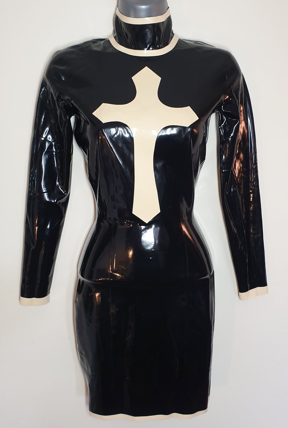 AMAZING VINTAGE SKIN TWO LATEX NUN DRESS w/ VEIL HEADPIECE