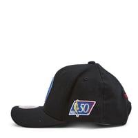 Image 3 of Gorra Mitchell & Ness 76ers 50th anniversary patch en liquidación