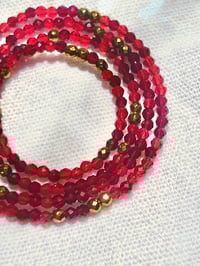 Image 3 of Collier rouge