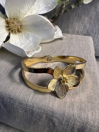 Image 1 of Stainless Steel Big Flower Bracelet Gold