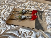 Image 24 of Heart earrings. n130