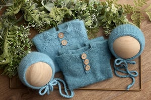 Image of Footed Romper and Bonnet Set - MAUI