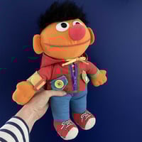 Image 3 of Poupée d'apprentissage Ernest Sesame Street