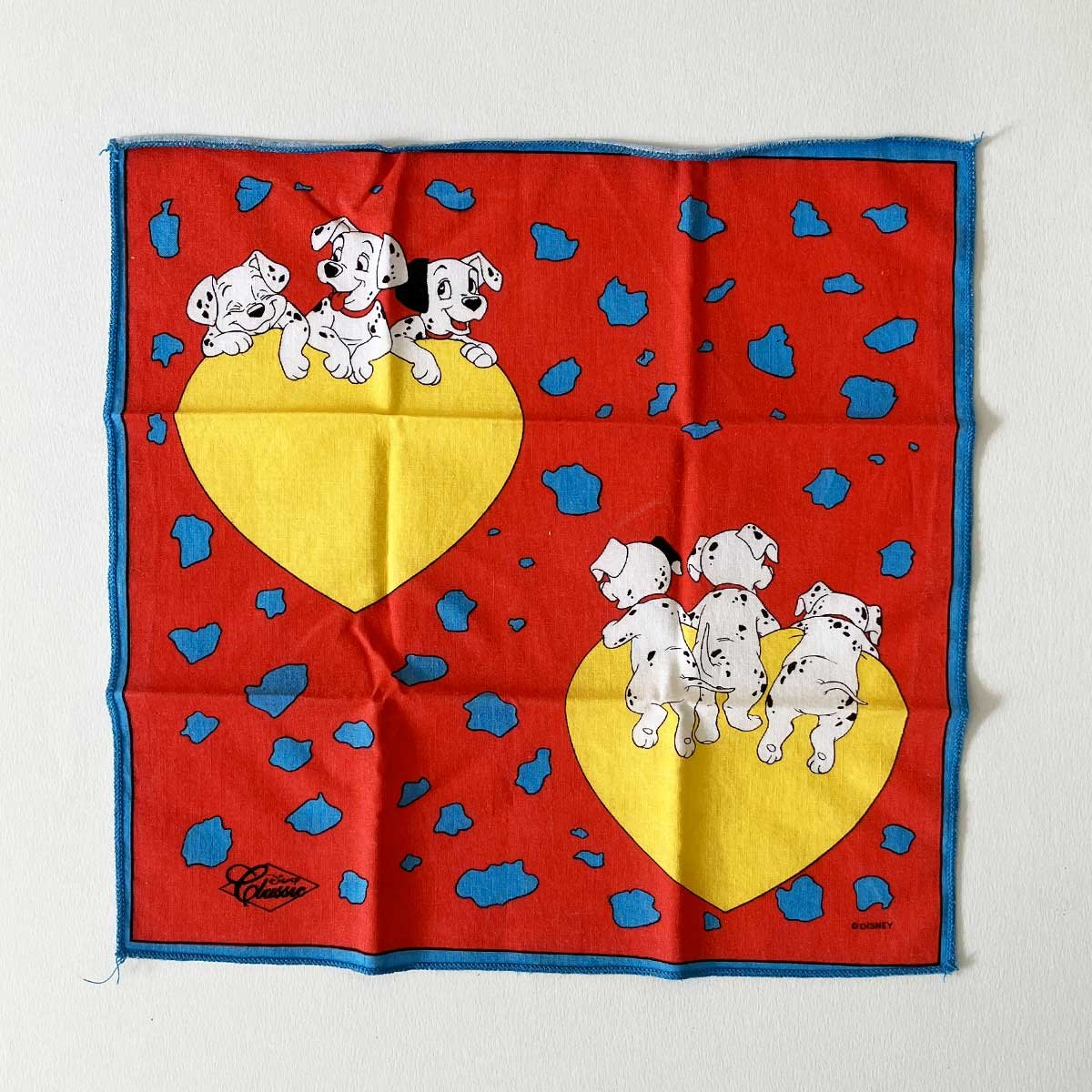 Image of Mouchoir rouge dalmatiens Disney stock neuf années 90