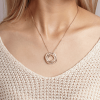 Image 3 of Monile Familiae