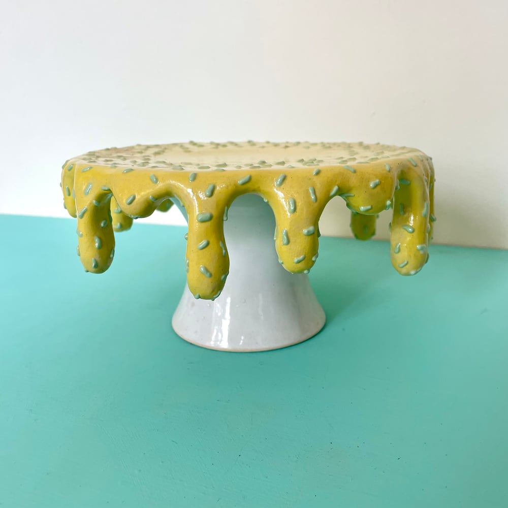 Image of Lemon 20cm cake stand 