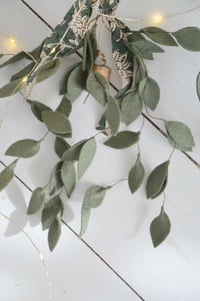 Image 4 of Suspension de petites feuilles en laine mérinos