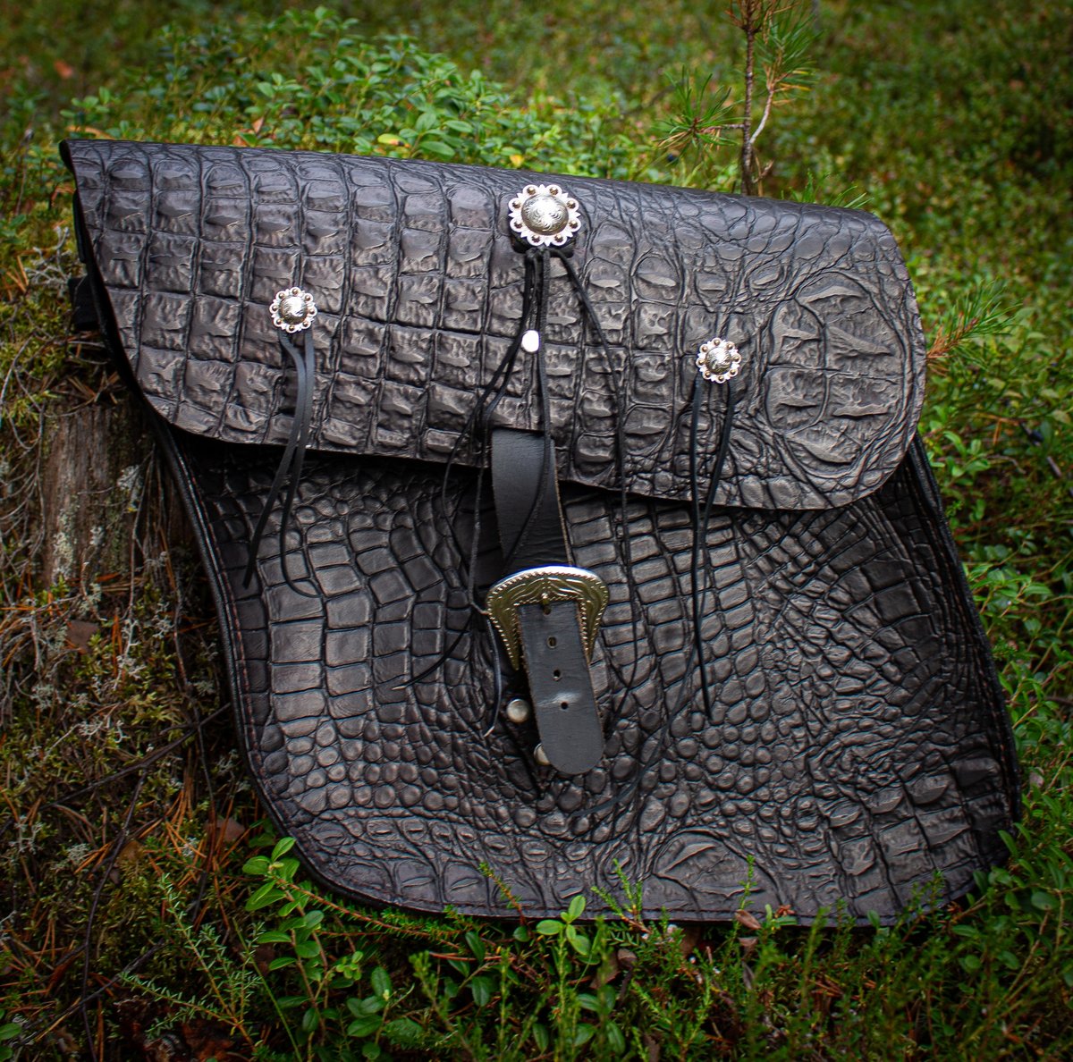 Image of Imitated crocodile skin leather side bag