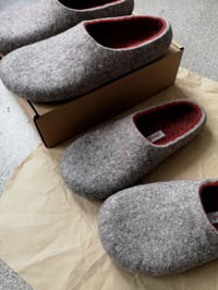 Image 1 of WITH PAPRIKA felted wool slippers. Men's EU45
