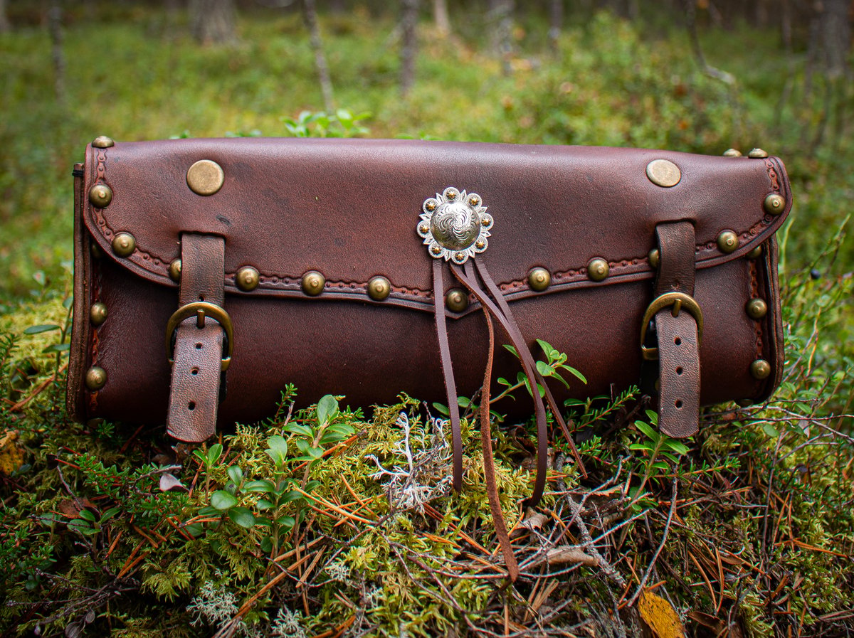 Image of Old school brown fork bag