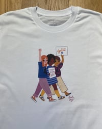 Image 5 of T-SHIRT kid et adulte "ENSEMBLE" - Plan International X Adolie X the Simones X Larousse Jeunesse