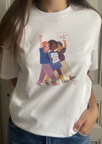 Image 4 of T-SHIRT kid et adulte "ENSEMBLE" - Plan International X Adolie X the Simones X Larousse Jeunesse
