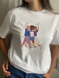 Image 2 of T-SHIRT kid et adulte "ENSEMBLE" - Plan International X Adolie X the Simones X Larousse Jeunesse