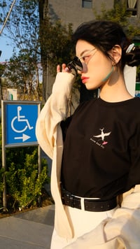 Image 5 of Bloom And Fly: Drop Shoulder T-Shirt (black)