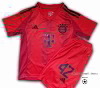 Image 2 of Bayern Munich kids kit MUSIALA
