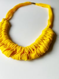 Image 1 of Collar Mostaza Trap