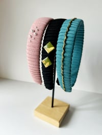 Image 1 of Diadema Negra