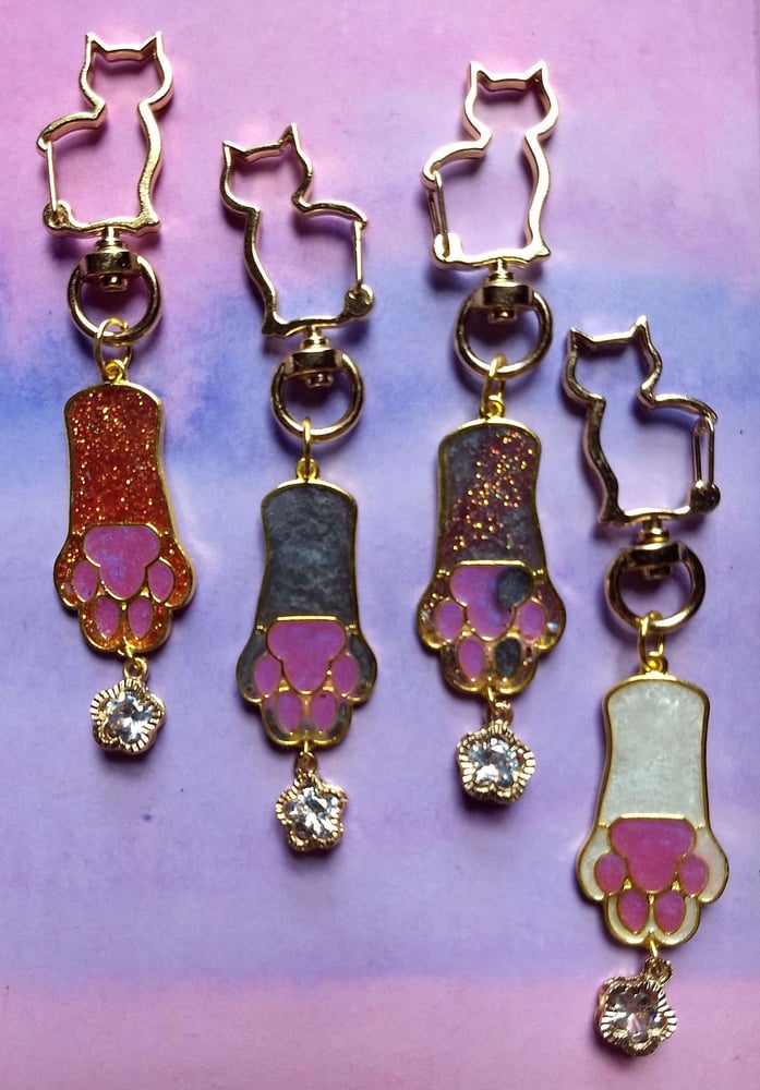 Image of Cat Paw Resin Keychain